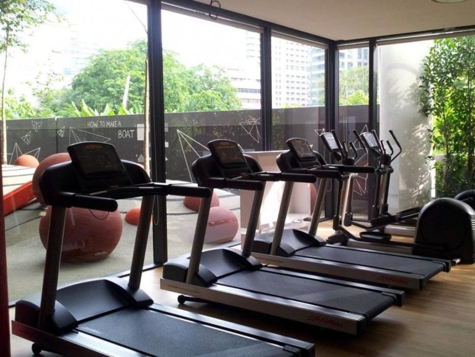 E&O Residences Куала Лумпур Екстериор снимка A row of treadmills