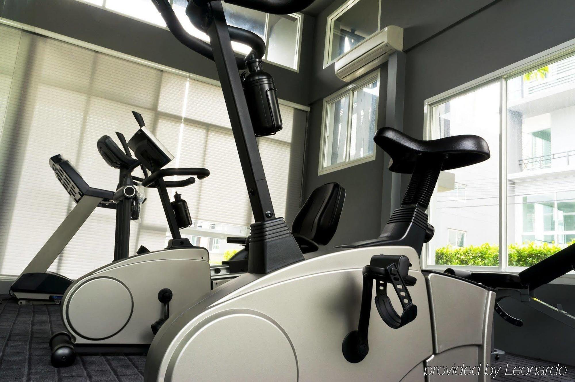 E&O Residences Куала Лумпур Екстериор снимка A stationary bicycle
